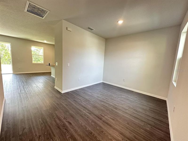 Spacious, unfurnished interior of a new home in , Palm Bay (Image 4).