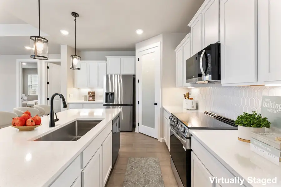 Representative furnished interior of a home built from the Pecos by Hakes Brothers in Highland Ridge, New Braunfels (Image 6).
