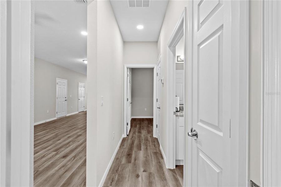 Spacious, unfurnished interior of a new home in , Tampa (Image 12).