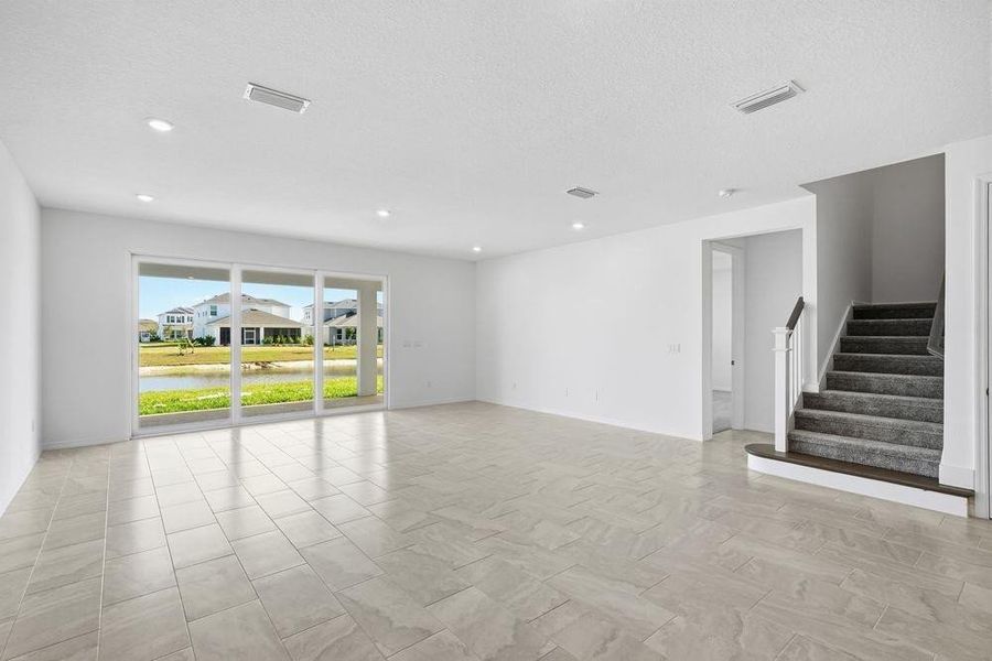 532 SE Ranch Oak Circle ~ Ready Now
