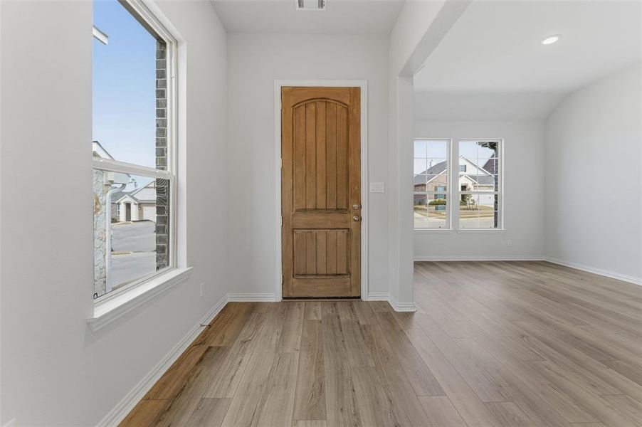 Spacious, unfurnished interior of a new home in Liberty Pointe, Gainesville (Image 15).