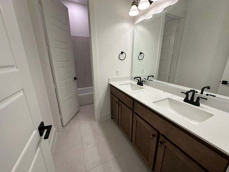 Furnished interior view inside a new home in Eagle Ridge Estates, Weatherford (Image 7). Furnished interior view inside a new home in Eagle Ridge Estates, Weatherford (Image 7).