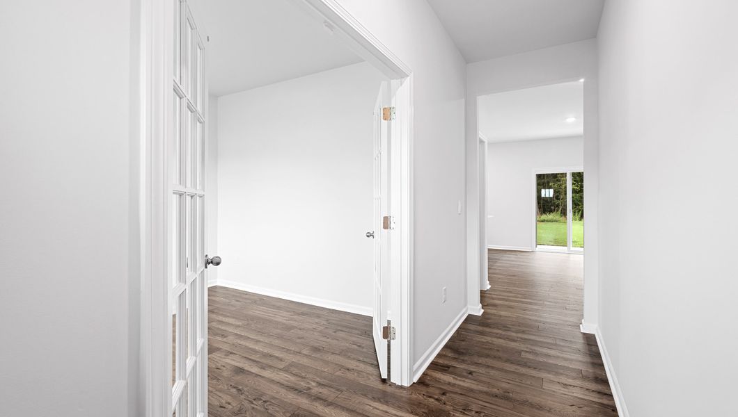 Spacious, unfurnished interior of a new home in Woodglen, Piedmont (Image 17).