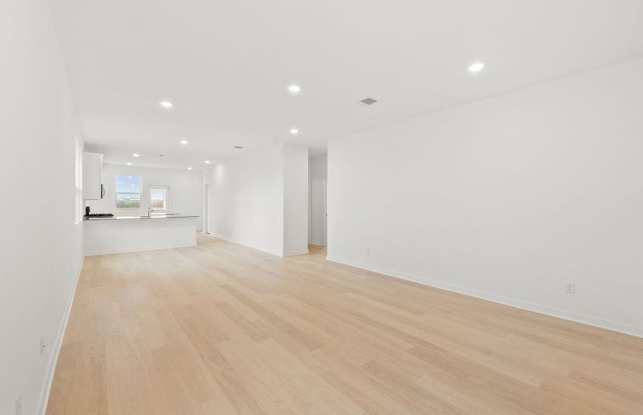 Spacious, unfurnished interior of a new home in Larson Crossing, Elgin (Image 12).