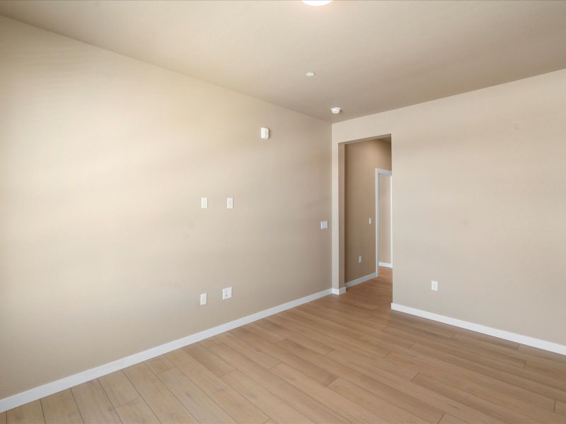 Spacious, unfurnished interior of a new home in Gateway Commons, Denver (Image 19).