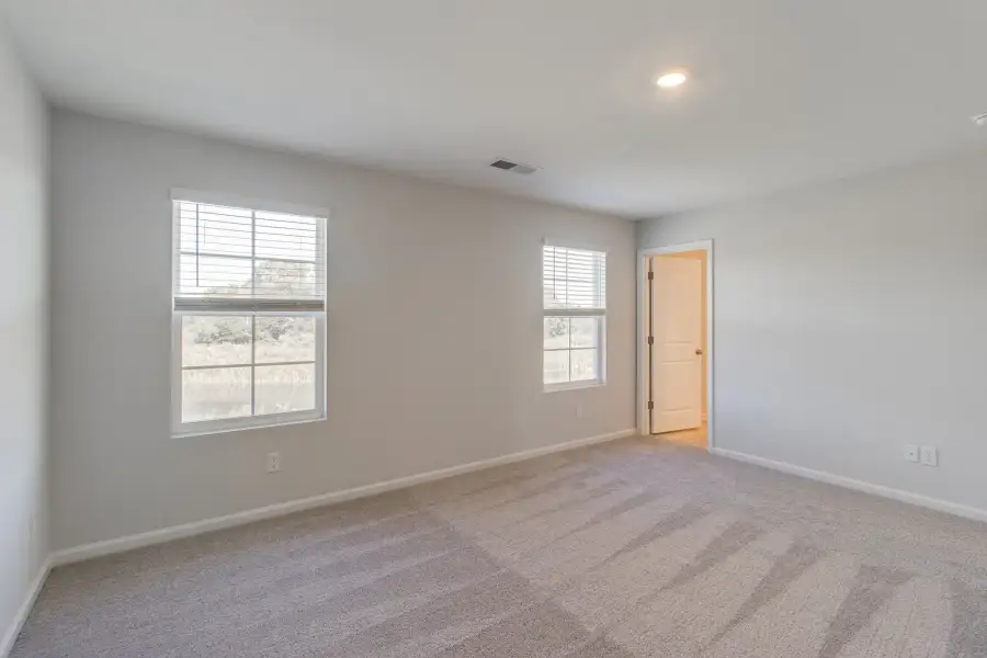 Spacious, unfurnished interior of a new home in Laurinton Farms, Hopkins (Image 26).