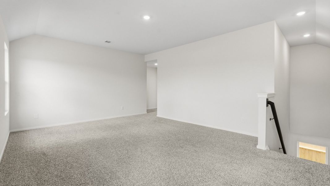 Spacious, unfurnished interior of a new home in Cypress Green, Tomball (Image 21).