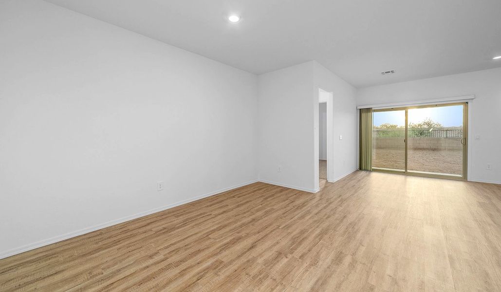 Spacious, unfurnished interior of a new home in Saguaro Bloom, Marana (Image 13).