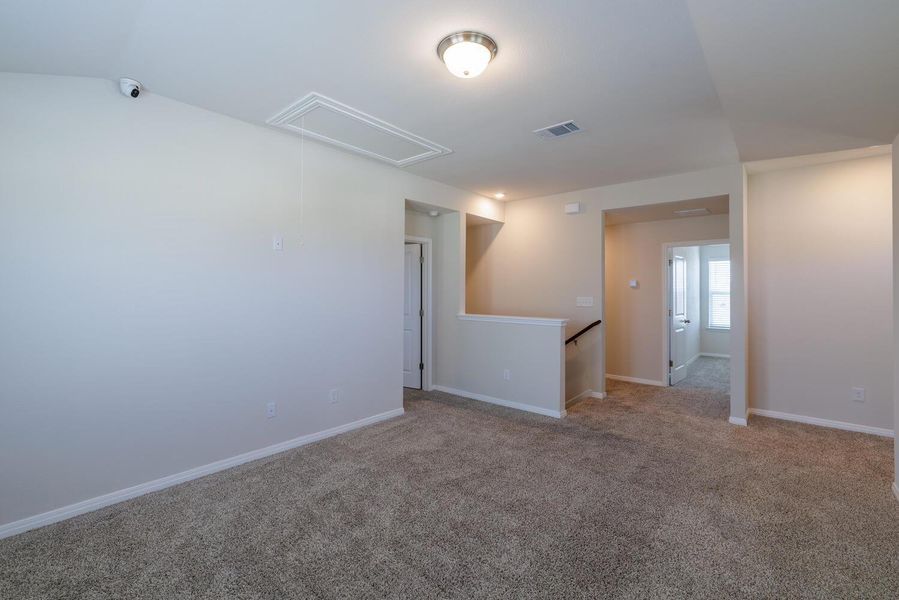 Spacious, unfurnished interior of a new home in , Manor (Image 23).