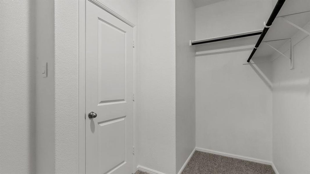 Spacious, unfurnished interior of a new home in Lonestar at Liberty Trails, Fort Worth (Image 27).