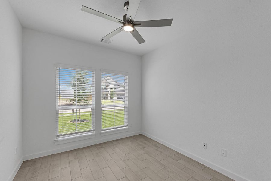 Spacious, unfurnished interior of a new home in Grand Mason Crossing, Park Row (Image 23).