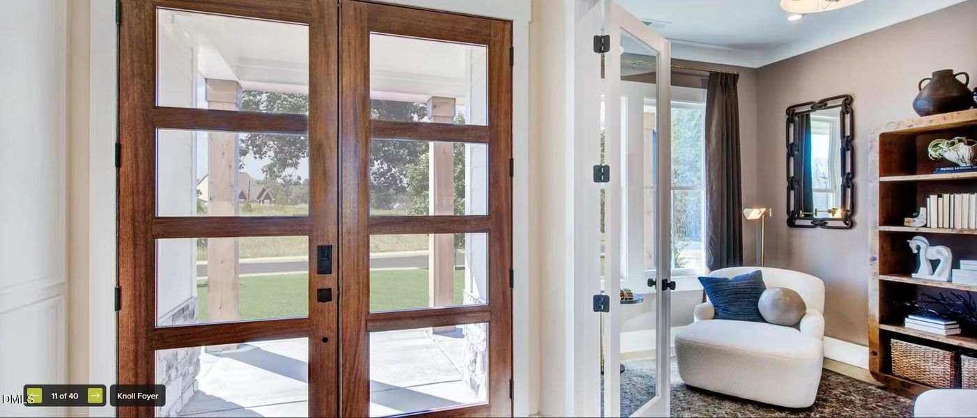 Knoll foyer