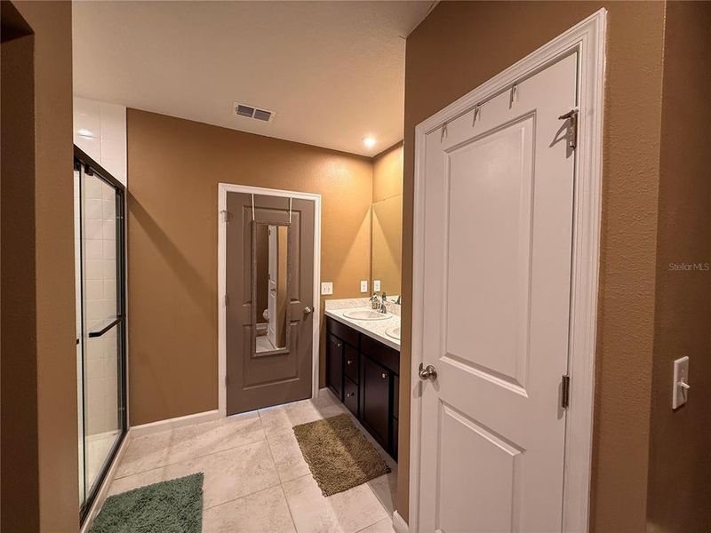 Furnished interior view inside a new home in , Haines City (Image 9).