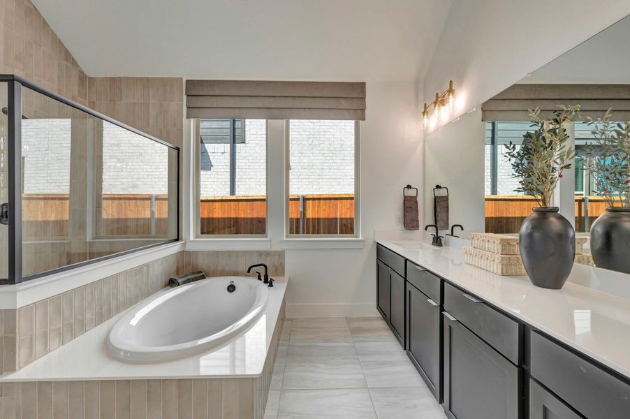 Owner's Bathroom Owner's Bathroom
