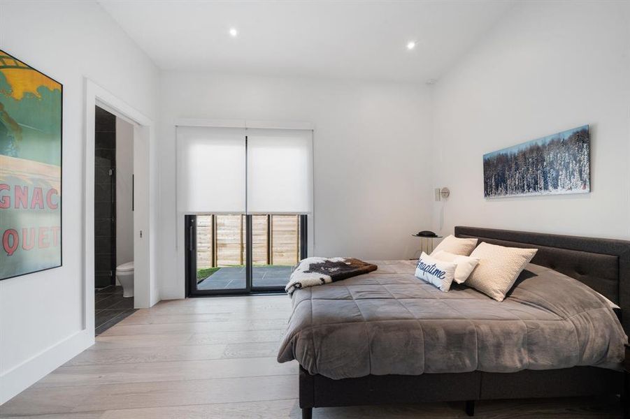 Furnished interior view inside a new home in , Frisco (Image 14).