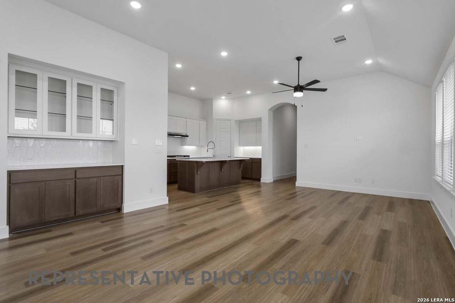 Spacious, unfurnished interior of a new home in Prominence, San Antonio (Image 19).