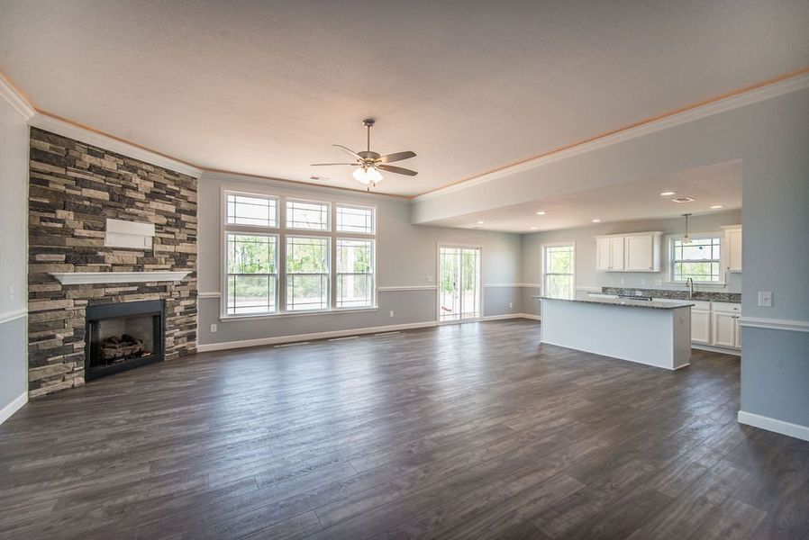 Representative unfurnished interior of a home built from the Franklin by Enchanted Homes in Guadalupe Heights, Seguin (Image 50).