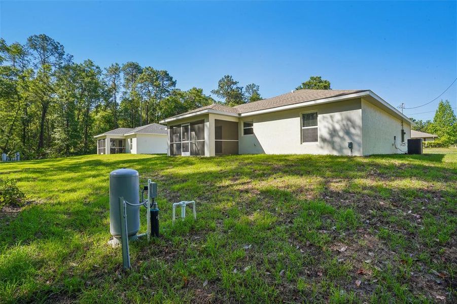 Exterior details and patio area of a home in , Ocala (Image 22).