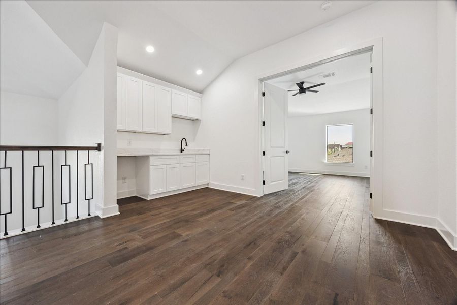 Spacious, unfurnished interior of a new home in , Houston (Image 21).