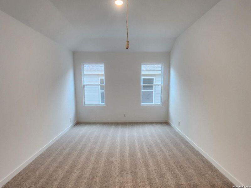 Spacious, unfurnished interior of a new home in Arcadia Ridge, San Antonio (Image 18).