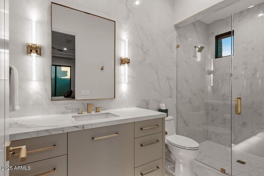 024_Guest Suite 3 Bath