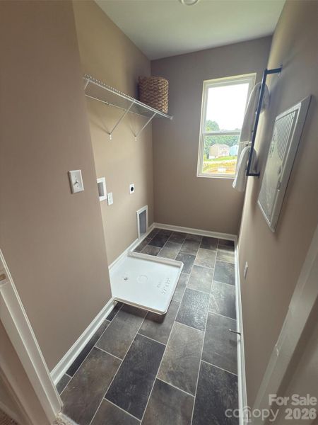 walk in laundry room