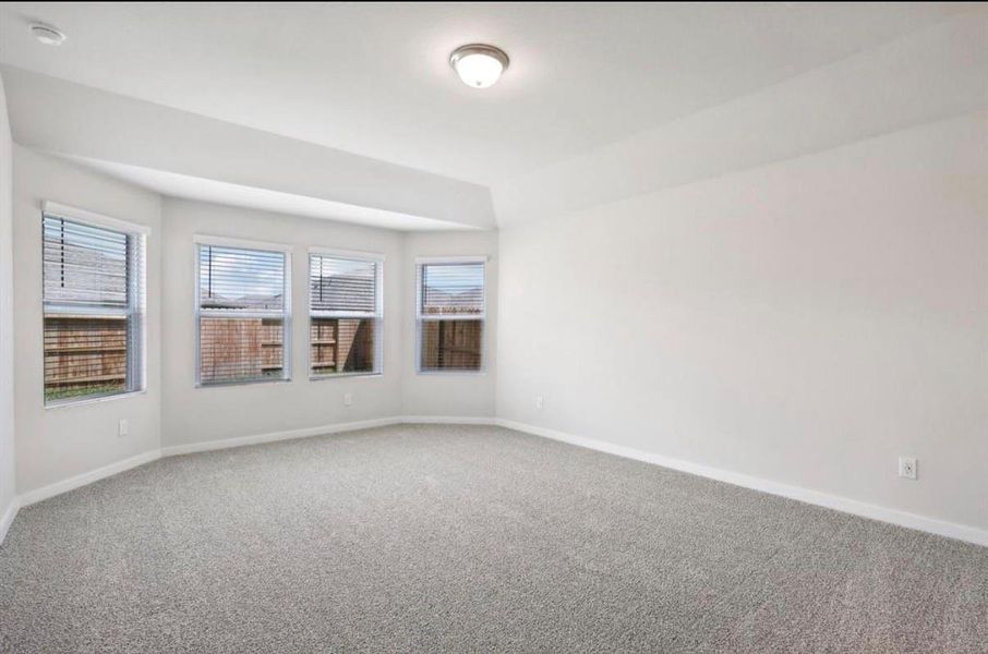 Spacious, unfurnished interior of a new home in Wall Street Village, Richmond (Image 43).
