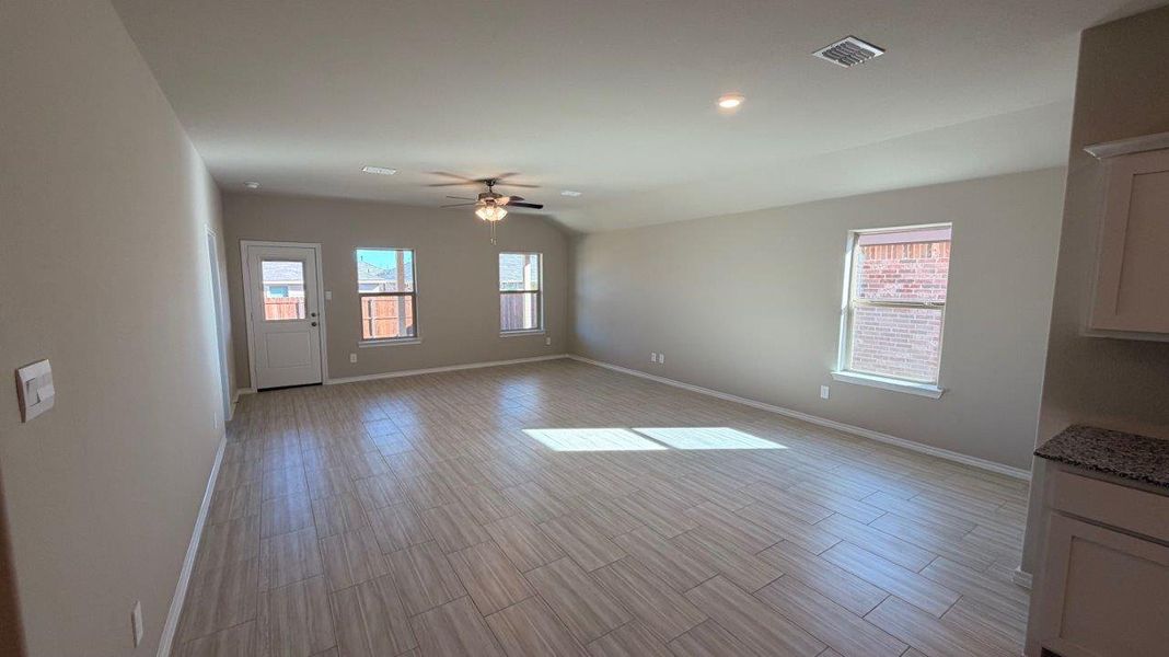Spacious, unfurnished interior of a new home in Rosewood at Beltmill, Fort Worth (Image 8).