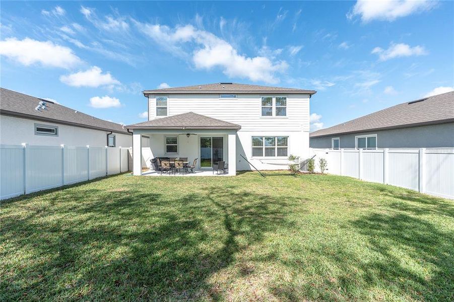 Exterior details and patio area of a home in Valleybrook, Spring Hill (Image 28).