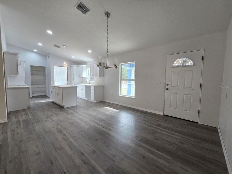 Spacious, unfurnished interior of a new home in , Ocklawaha (Image 32).