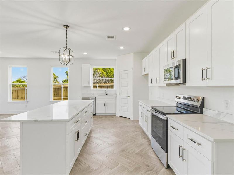 Furnished interior view inside a new home in , Granbury (Image 9).