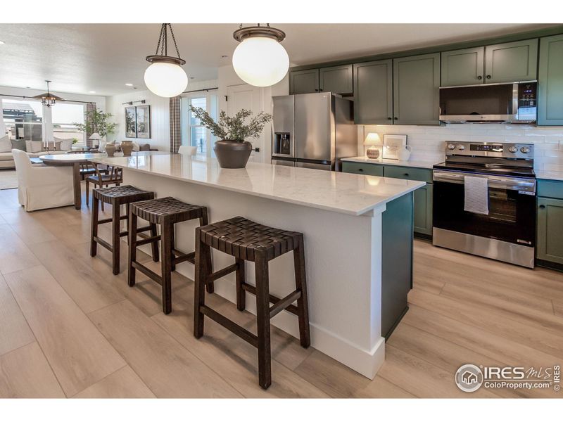 EXAMPLE PHOTO: KITCHEN ISLAND