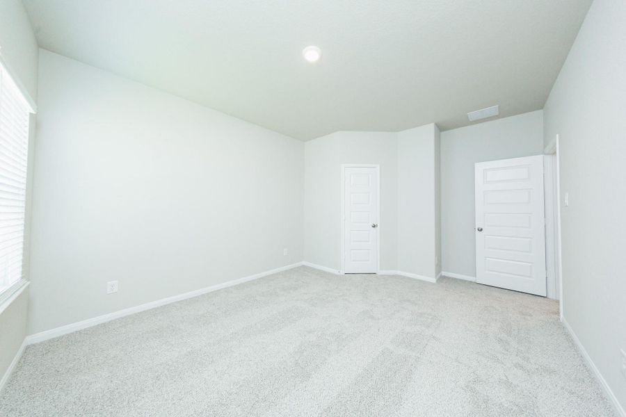 Spacious, unfurnished interior of a new home in River's Edge, Conroe (Image 18). Spacious, unfurnished interior of a new home in River's Edge, Conroe (Image 18).
