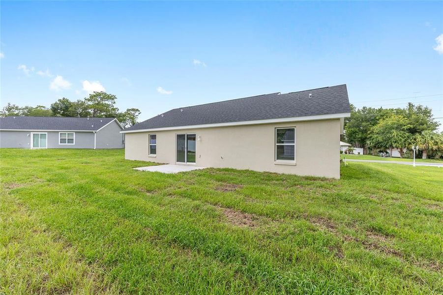 Exterior details and patio area of a home in , Ocklawaha (Image 21).