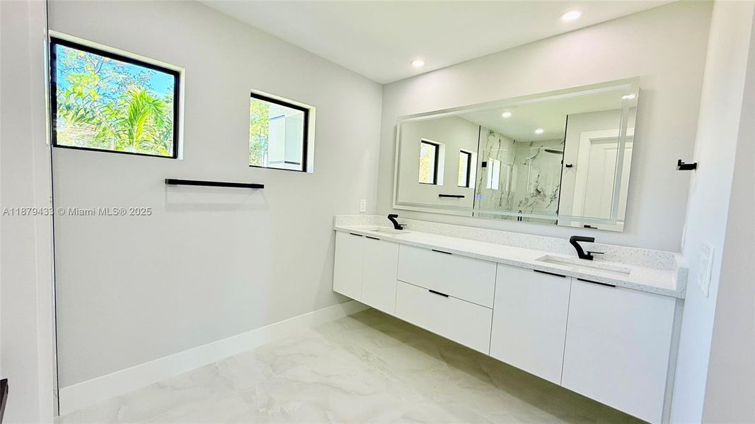 Furnished interior view inside a new home in , Lehigh Acres (Image 5).