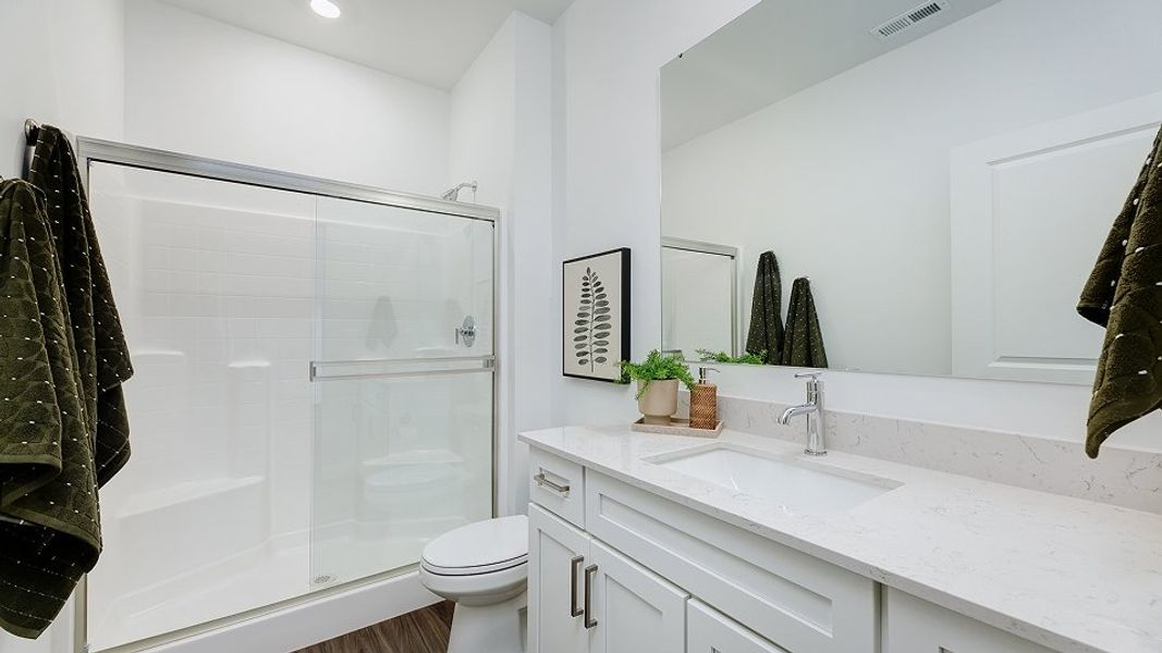 West Core P013 Maple Bath3 F1