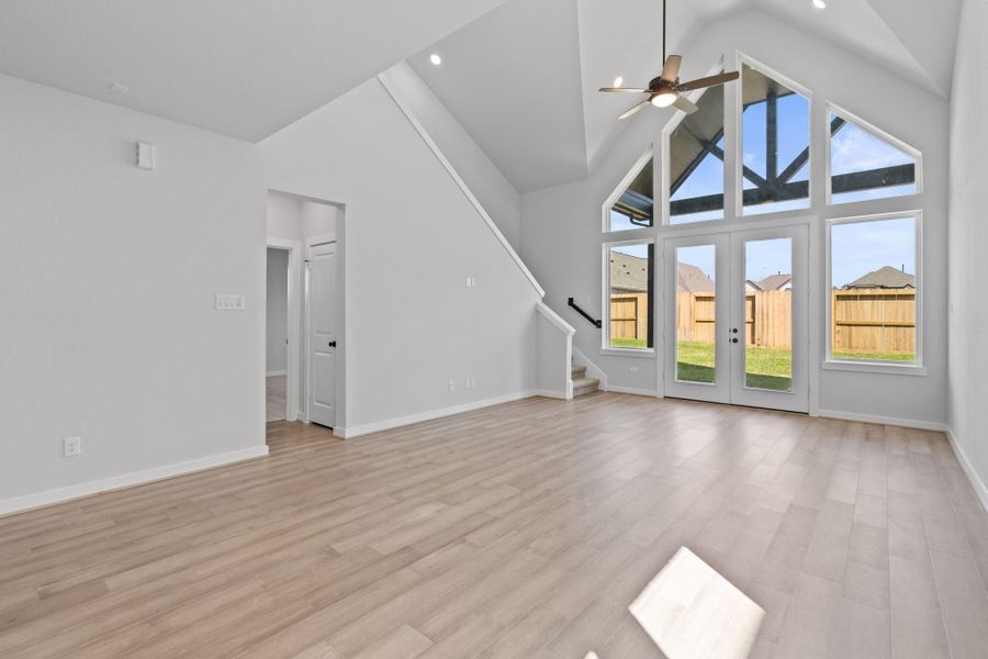 Spacious, unfurnished interior of a new home in Sienna 45', 50', Missouri City (Image 25).