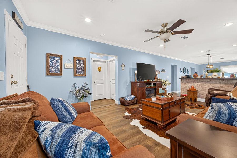 Furnished interior view inside a new home in , Willis (Image 41).