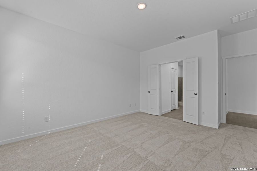 Spacious, unfurnished interior of a new home in Espada, San Antonio (Image 11).