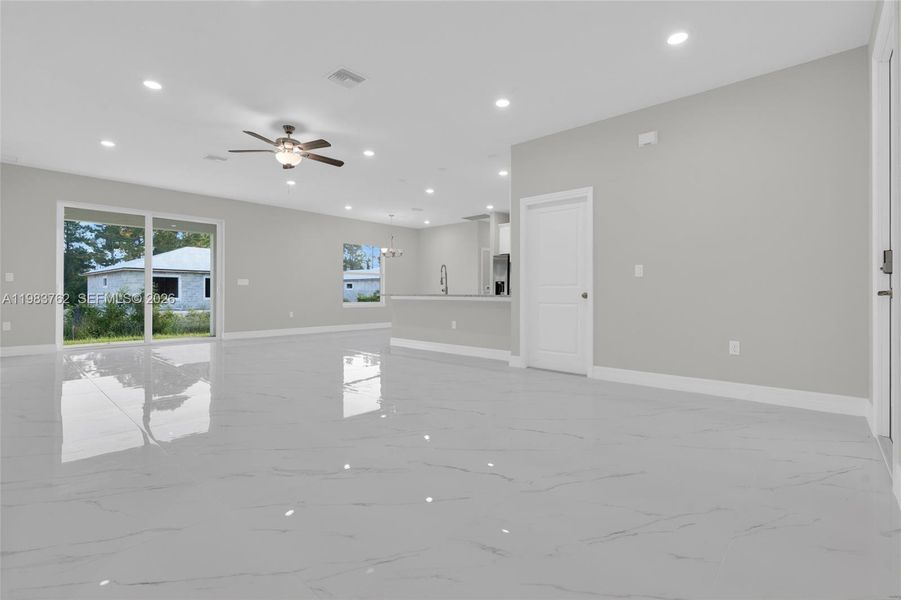 Spacious, unfurnished interior of a new home in , Lehigh Acres (Image 27).