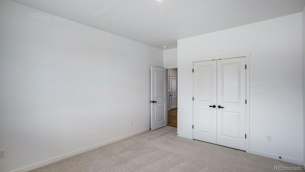 Spacious, unfurnished interior of a new home in Hansen Farm, Fort Collins (Image 23).