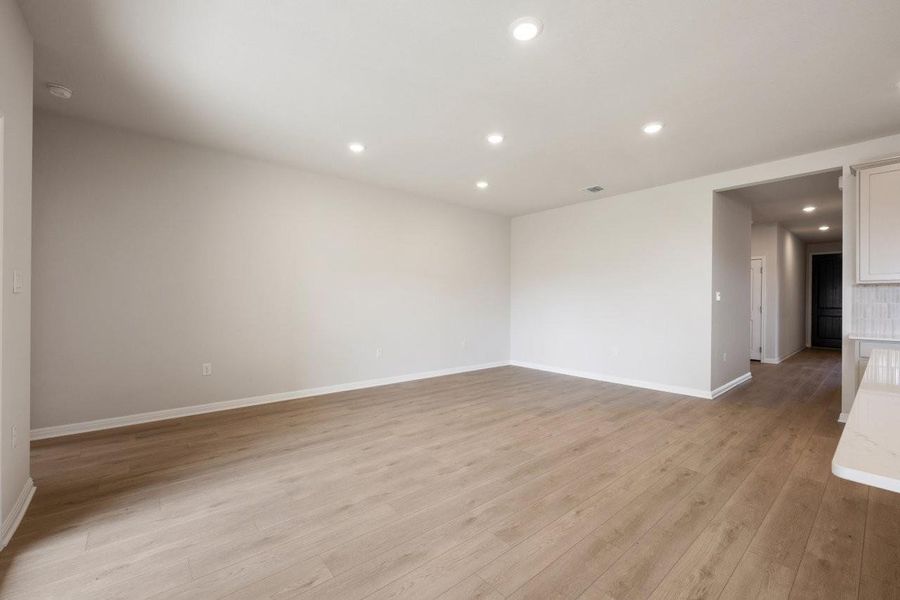Photos are representative images and renderings for illustrative purposes only. Actual structural options and design images of the home may vary.