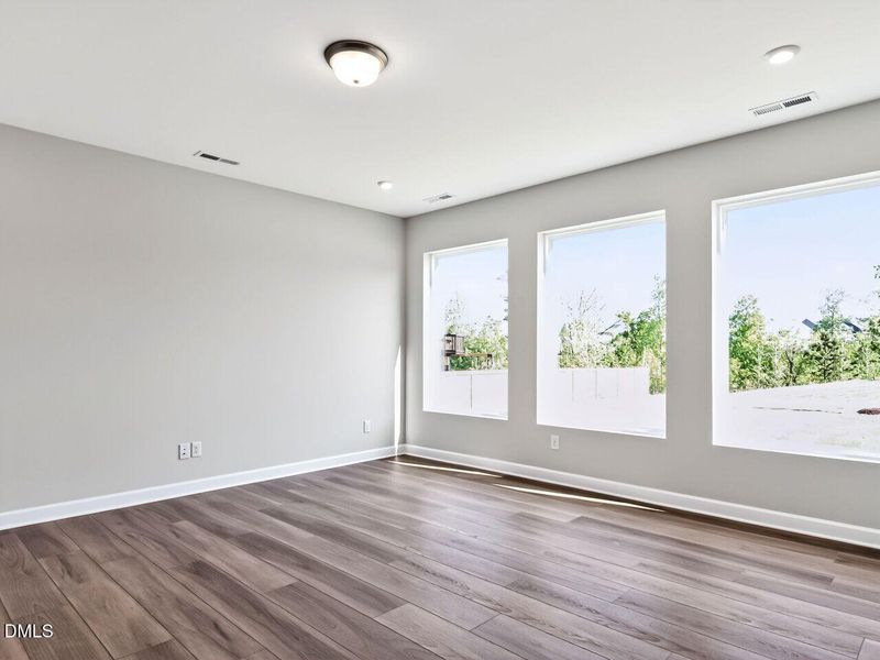 010-1280x960-living-room