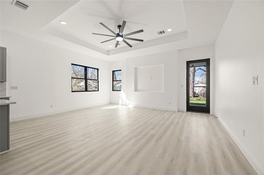 Spacious, unfurnished interior of a new home in , Dallas (Image 20).