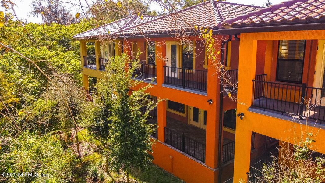 Exterior details and patio area of a home in , Jacksonville (Image 40).
