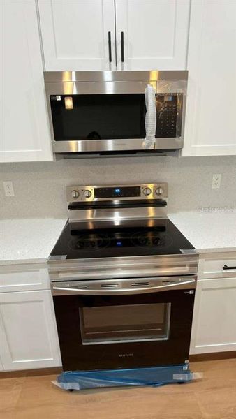Close-up of interior finishes inside a home in , Citrus Springs (Image 21).