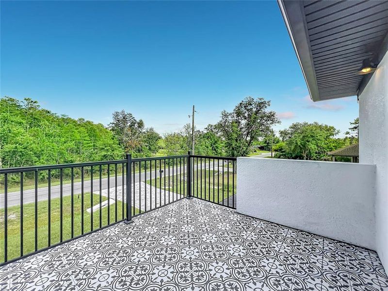 Exterior details and patio area of a home in , Orlando (Image 32).