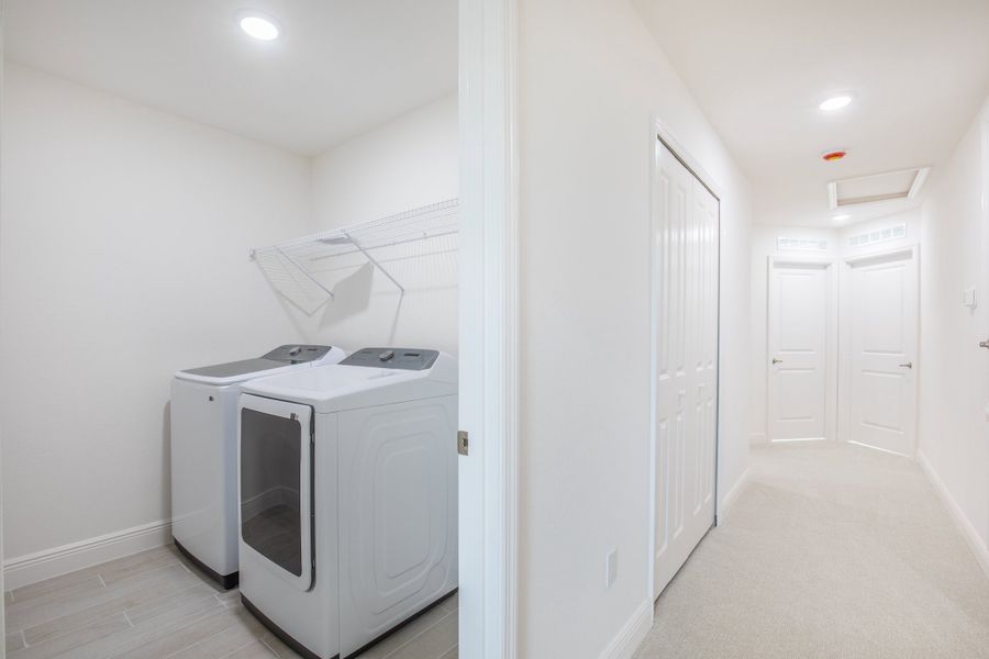 Spacious, unfurnished interior of a new home in Orchid Cove, Bokeelia (Image 15).