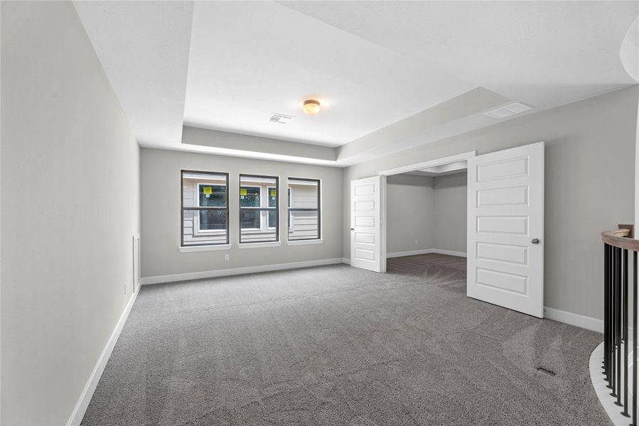 Spacious, unfurnished interior of a new home in Cross Creek West, Fulshear (Image 18).
