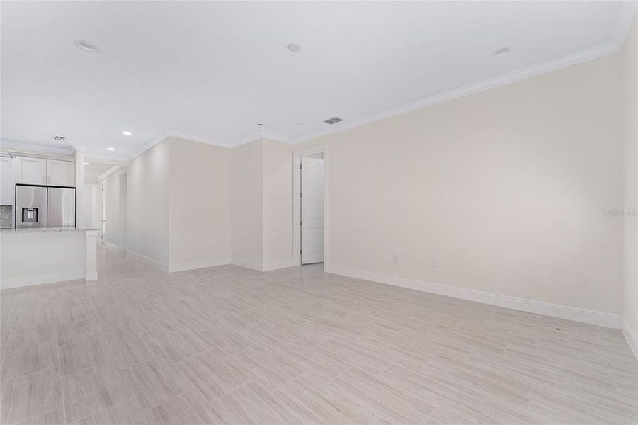 Spacious, unfurnished interior of a new home in , Belleview (Image 28).